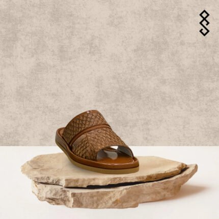 نعال جلد بني